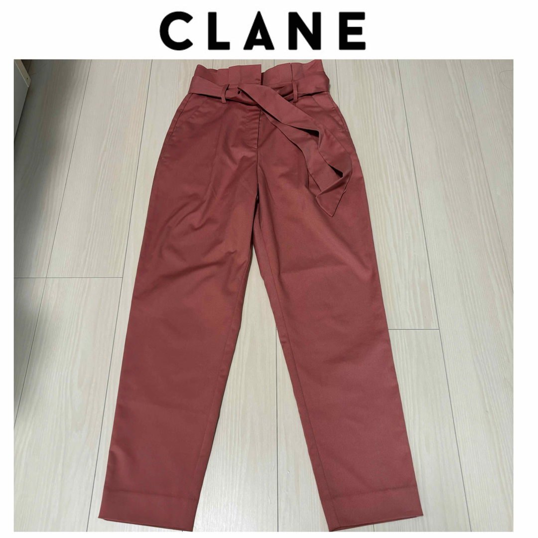 CLANE(クラネ)のCLANE ハイウエスト　タック　リボン　パンツ レディースのパンツ(カジュアルパンツ)の商品写真