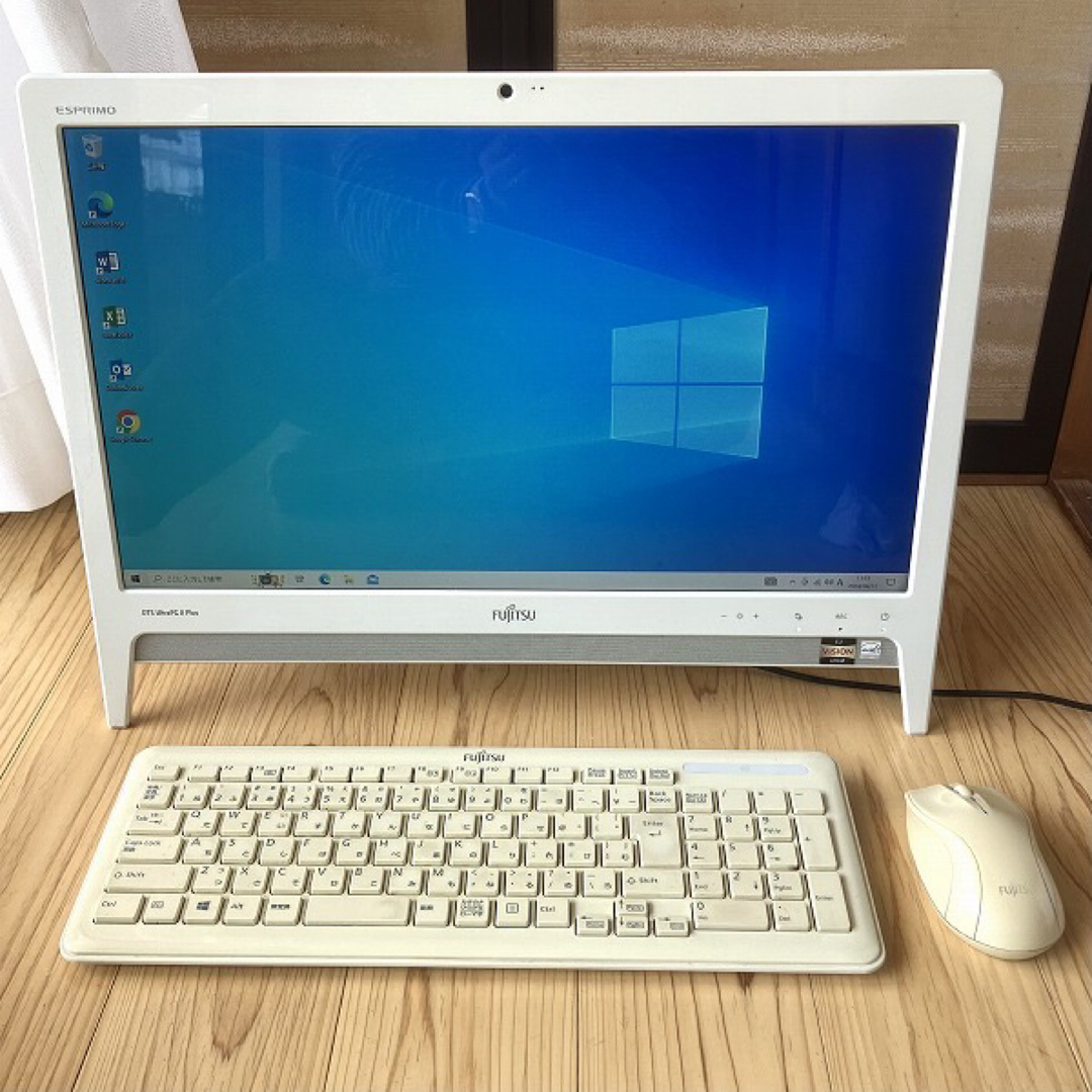 富士通(フジツウ)の液晶一体デスクトップ　富士通　　Windows10 スマホ/家電/カメラのPC/タブレット(デスクトップ型PC)の商品写真