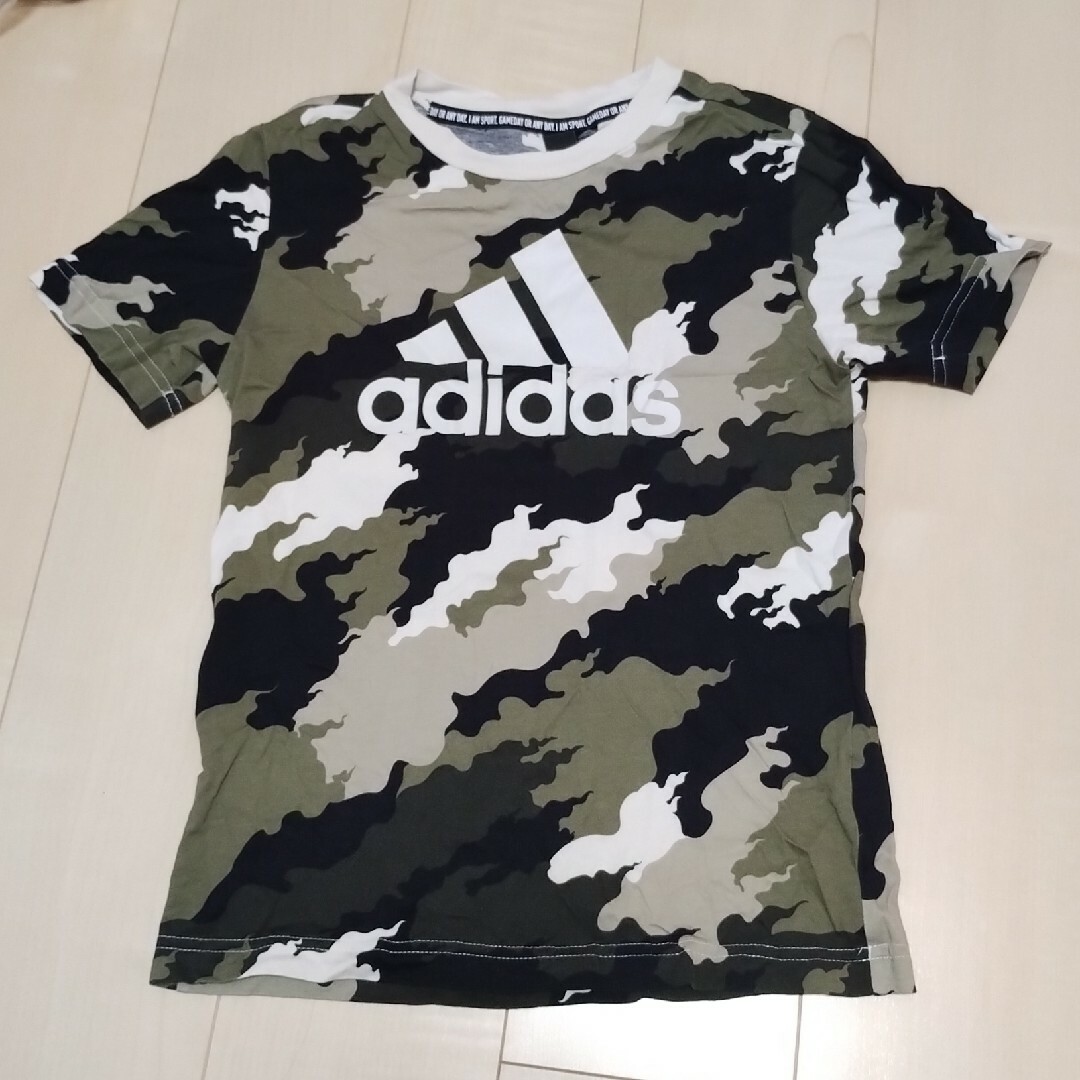 adidas(アディダス)のadidas　半袖Tシャツ キッズ/ベビー/マタニティのキッズ服男の子用(90cm~)(Tシャツ/カットソー)の商品写真