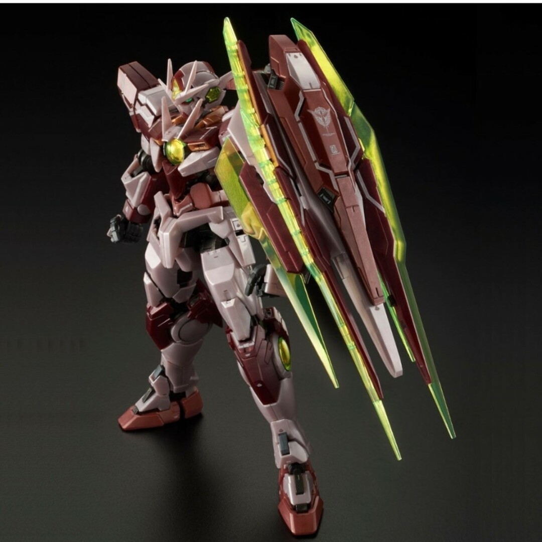 BANDAI(バンダイ)のＲＧ 1/144 ダブルオークアンタ（トランザムモード） [メタリックグロスイン エンタメ/ホビーのフィギュア(アニメ/ゲーム)の商品写真