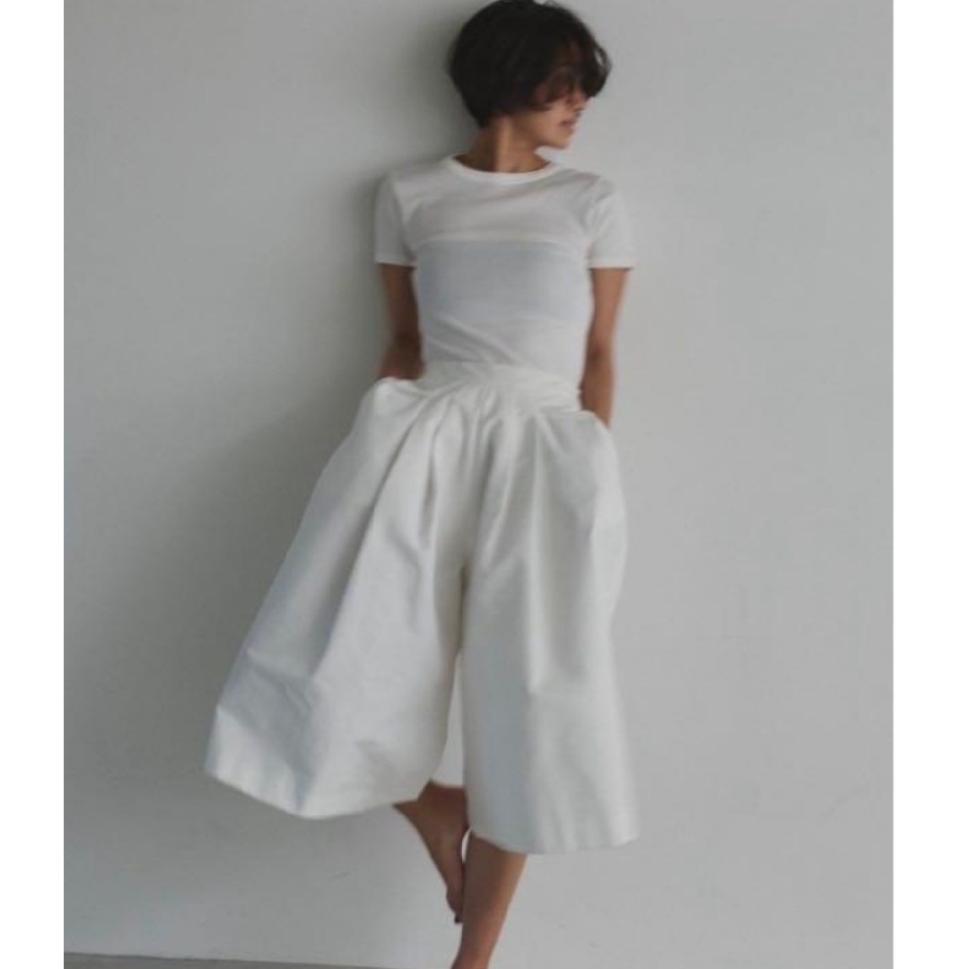 nala ドレスパンツ　ホワイト レディースのパンツ(カジュアルパンツ)の商品写真