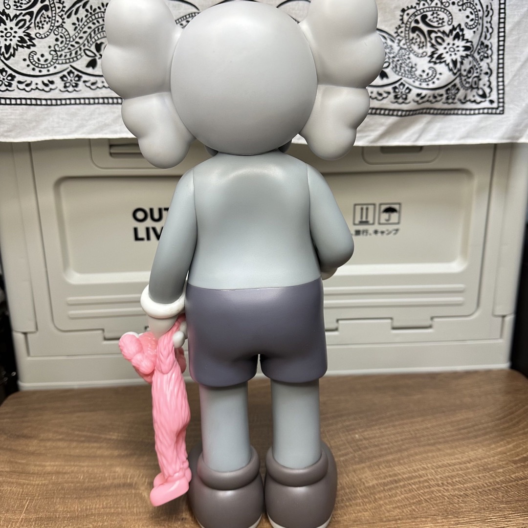 KAWS Share Vinyl Figure カウズ シェア フィギュア ハンドメイドのおもちゃ(フィギュア)の商品写真