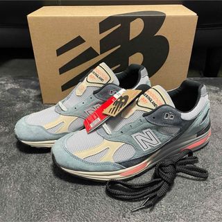 ニューバランス(New Balance)のNew Balance 991V2 "Blue Silver"   (スニーカー)