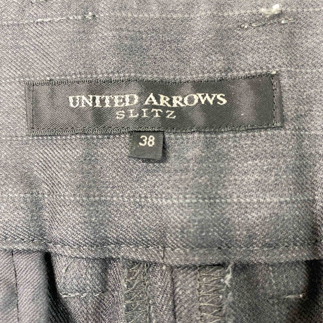 UNITED ARROWS(ユナイテッドアローズ)のUNITED ARROWS ユナイテッドアローズ ストライプ ダークグレー レディース その他パンツ レディースのパンツ(その他)の商品写真