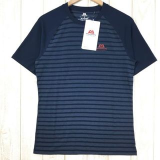 MENs S マウンテンイクイップメント レッドライン ショートスリーブ Tシャツ Redline Short Sleeve T-Shirt ドライリリース速乾 ポリジン永続防臭 MOUNTAIN EQUIPMENT 413708 Cosmos ネイビー系(その他)