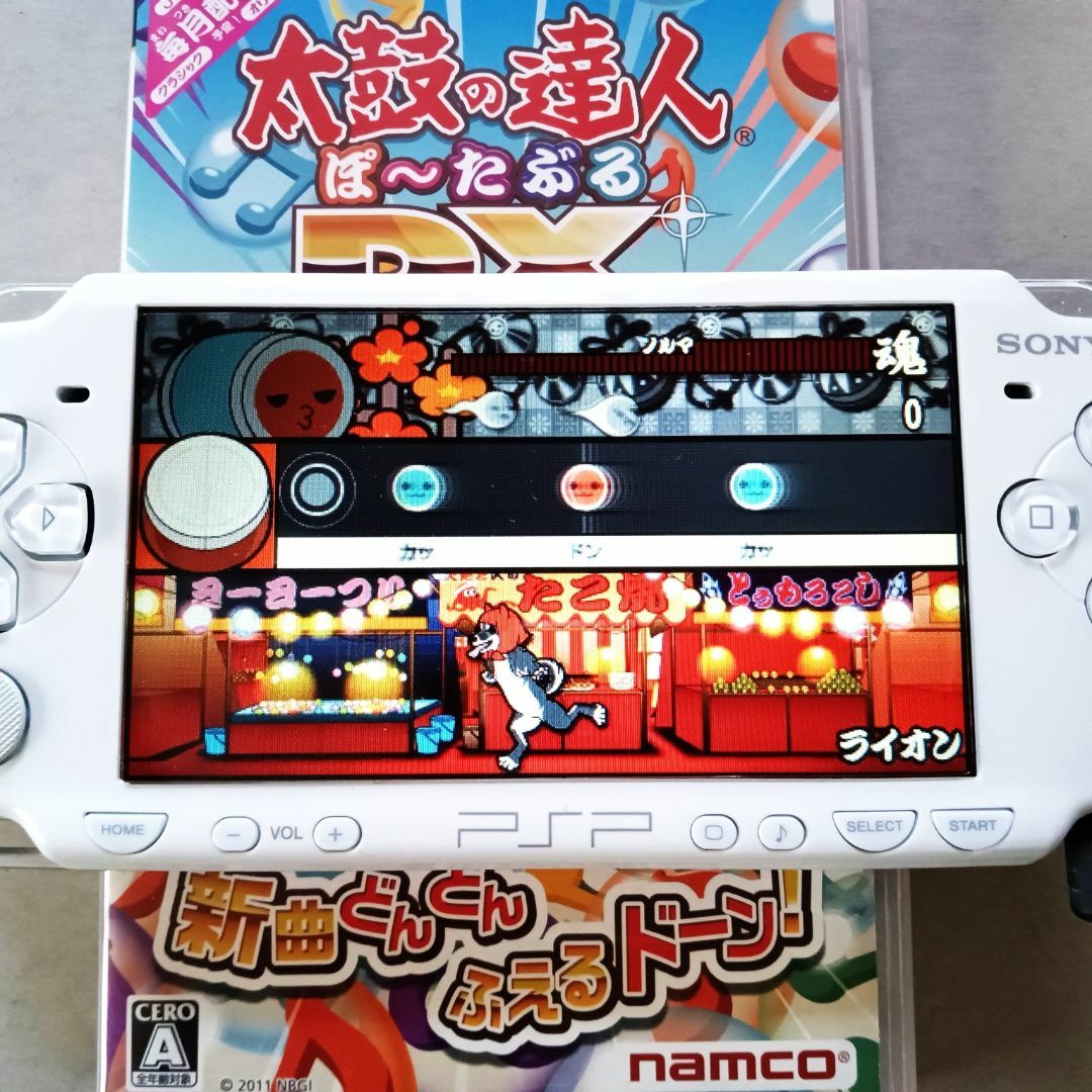 BANDAI NAMCO Entertainment(バンダイナムコエンターテインメント)の【PSP】太鼓の達人ポータブルDX（動作確認済み） エンタメ/ホビーのゲームソフト/ゲーム機本体(携帯用ゲームソフト)の商品写真