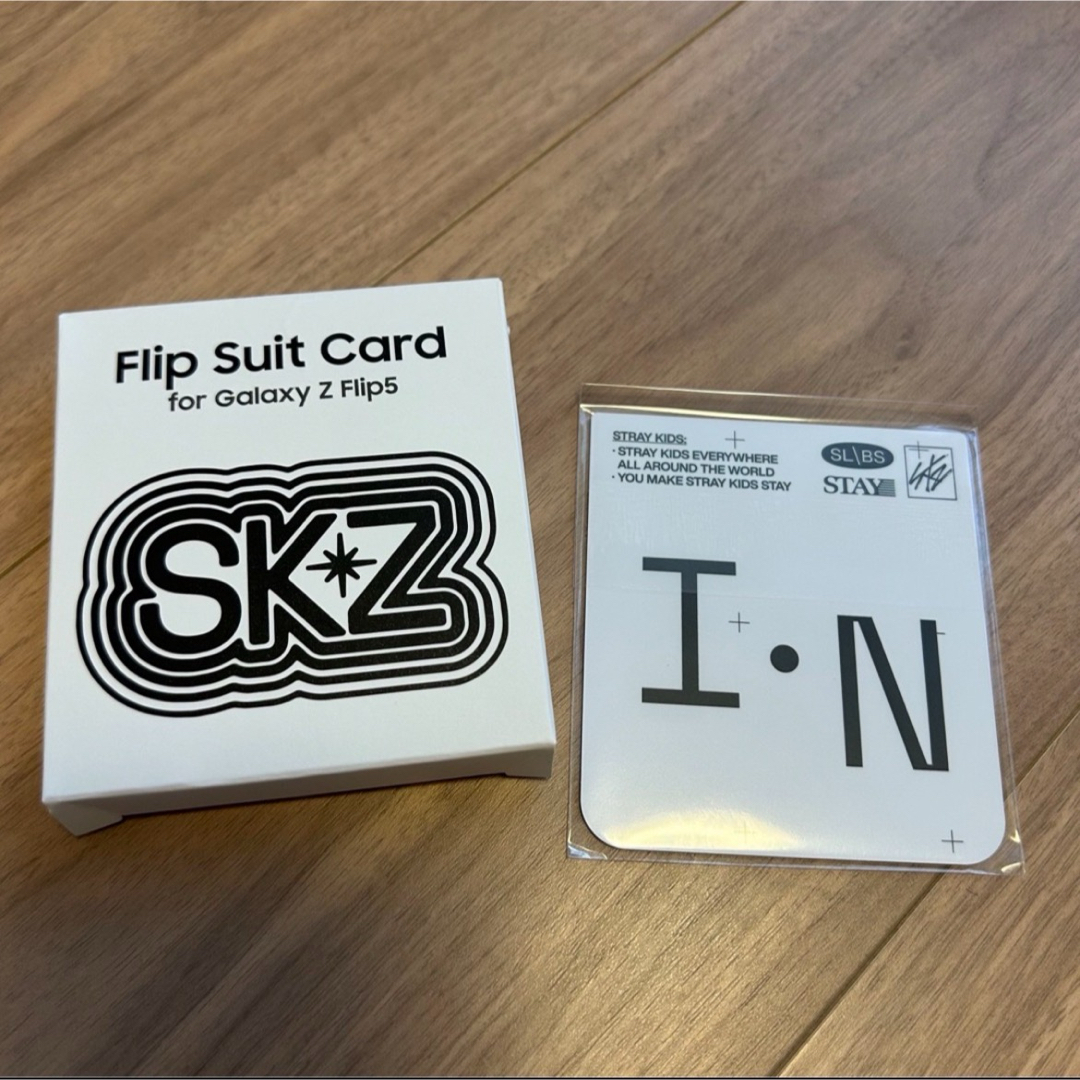 Stray Kids(ストレイキッズ)のアイエン⭐️Suit Card SLBS StrayKids Z Flip5 エンタメ/ホビーのタレントグッズ(アイドルグッズ)の商品写真