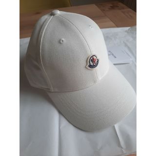 モンクレール(MONCLER)の⭐新品 MONCLER  大人気定番ロゴキャップ ホワイト　Lサイズ 大人OK(キャップ)