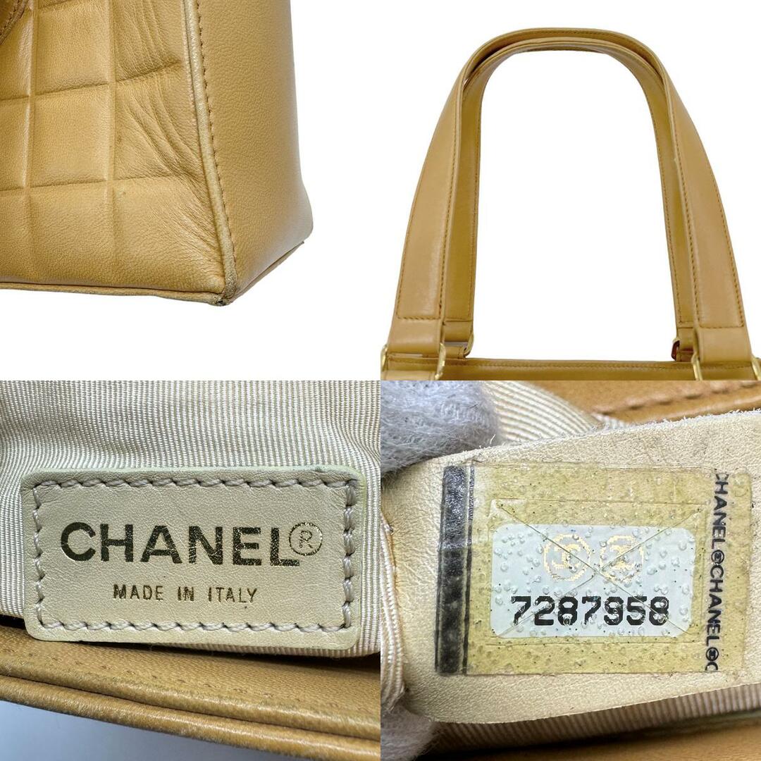 CHANEL(シャネル)のシャネル CHANEL ハンドバッグ チョコバー レザー ベージュ レディース 送料無料【中古】 z0549 レディースのバッグ(ハンドバッグ)の商品写真