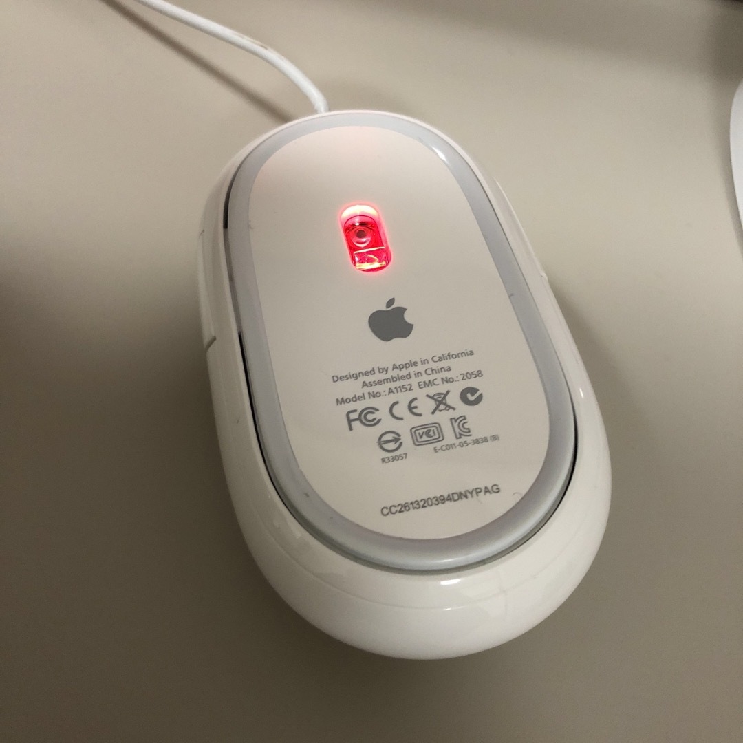 Apple(アップル)のapple純正マウス　Apple Wired Mighty Mouse.  スマホ/家電/カメラのPC/タブレット(PC周辺機器)の商品写真