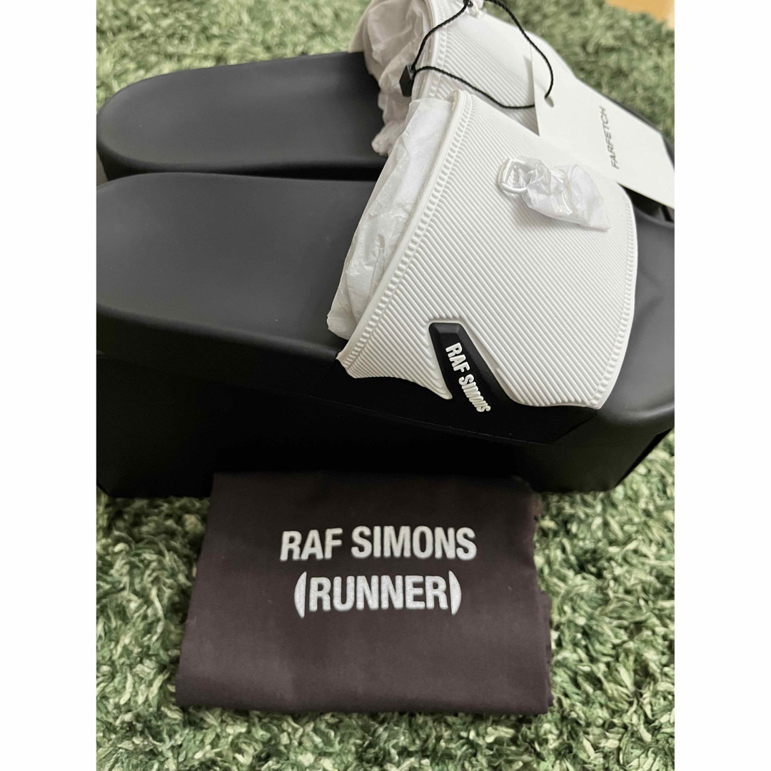 RAF SIMONS(ラフシモンズ)の新品　ラフ シモンズ　アストラ  シャワー   サンダル  ホワイト　39 レディースの靴/シューズ(サンダル)の商品写真