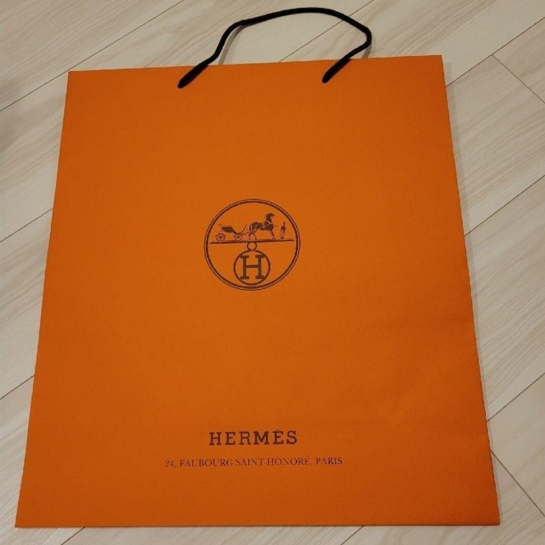 Hermes(エルメス)のHERMES　紙袋　大　42×47×17 レディースのバッグ(ショップ袋)の商品写真