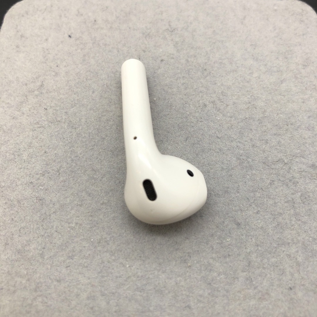 Apple(アップル)の即決 Apple アップル AirPods 第二世代 左耳のみ A2031 スマホ/家電/カメラのオーディオ機器(ヘッドフォン/イヤフォン)の商品写真