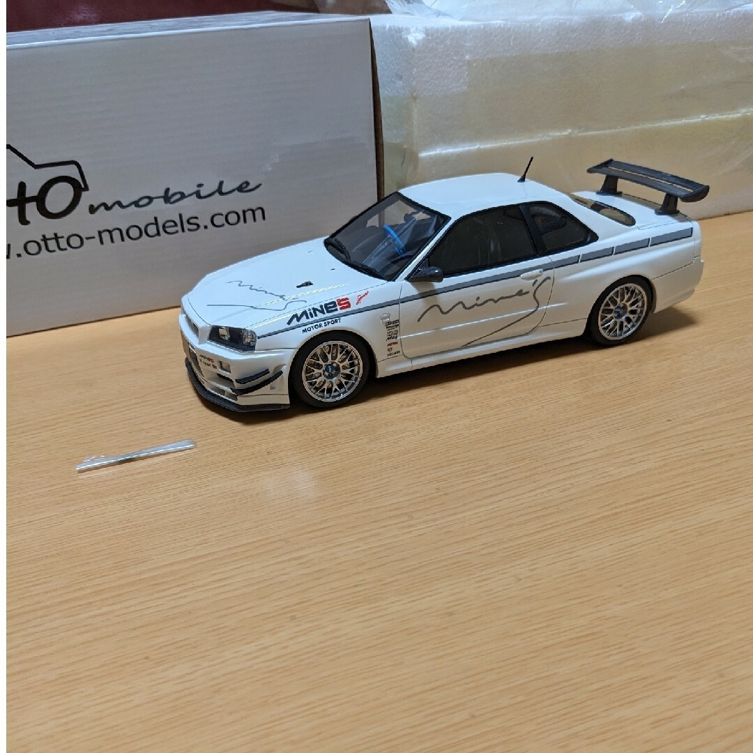 京商(キョウショウ)のオットー1/18 ニッサン スカイラインR34 GT-R マインズ(ホワイト) エンタメ/ホビーのおもちゃ/ぬいぐるみ(ミニカー)の商品写真