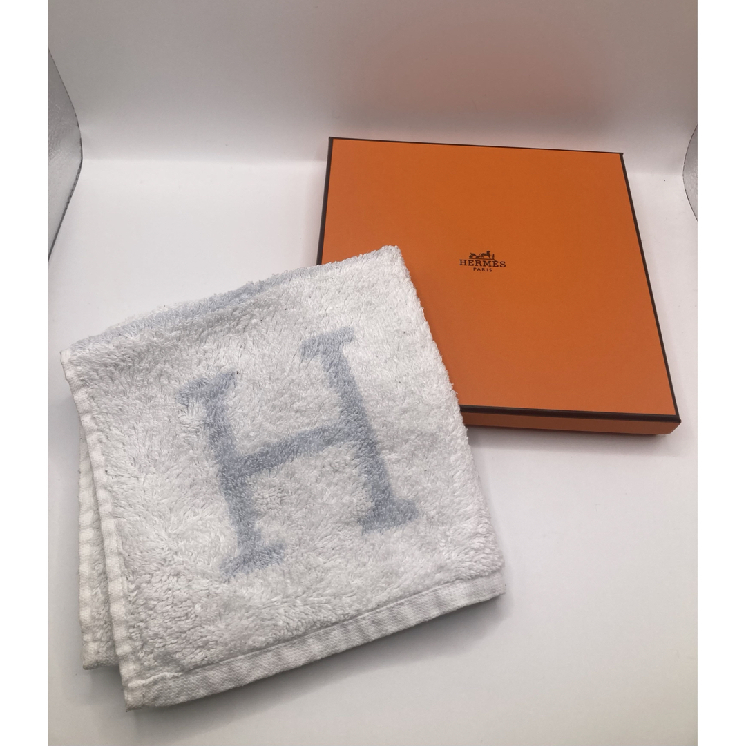 Hermes(エルメス)のHERMES アヴァロン カレ ハンドタオル エルメス ブルー ハンカチ レディースのファッション小物(ハンカチ)の商品写真