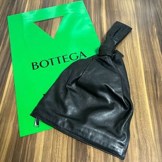 ボッテガヴェネタ(Bottega Veneta)の⭐️極美品⭐️ボッテガ ヴェネタ レザー ツイスト ハンドバッグ ブラック(ハンドバッグ)