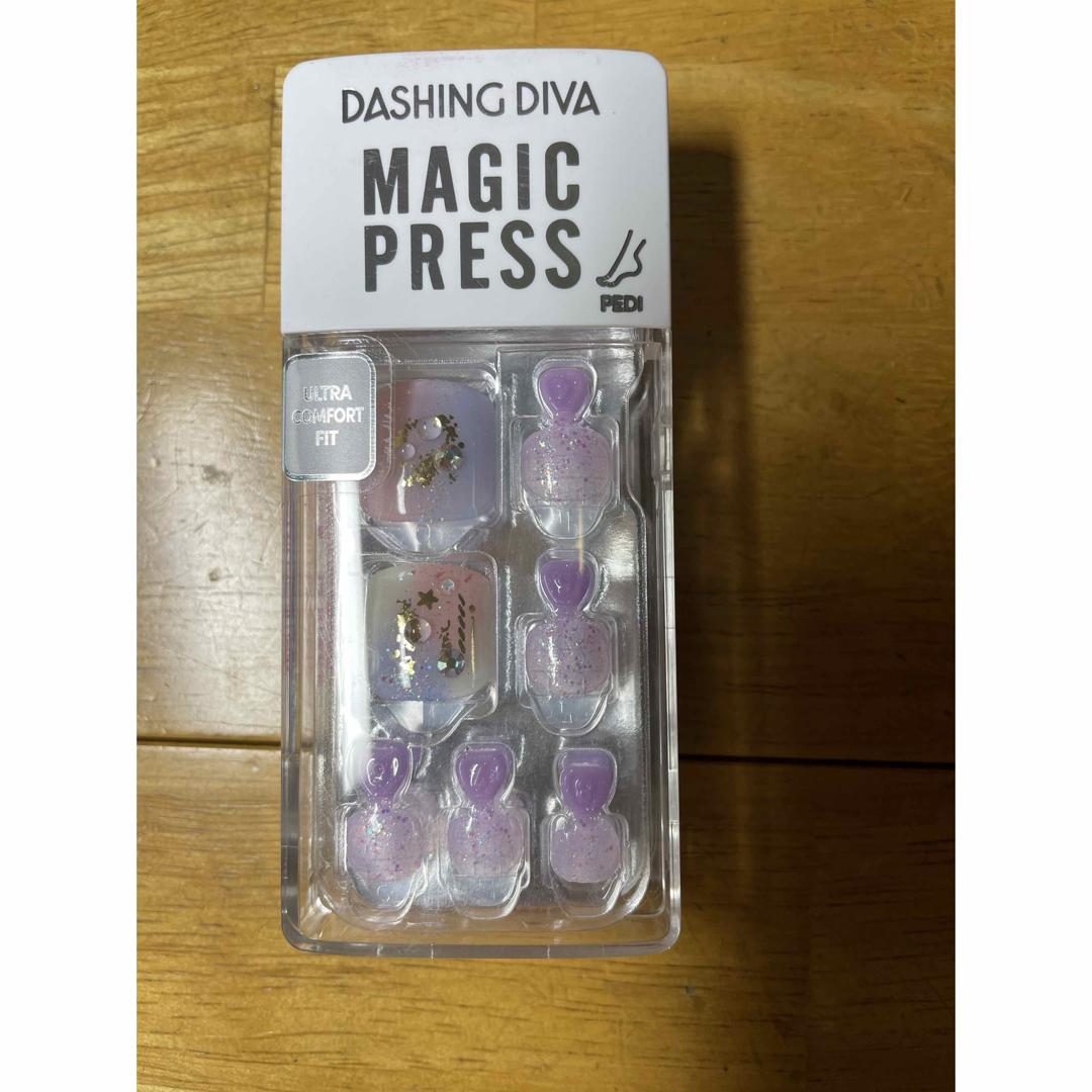 DASHING DIVA(ダッシングディバ)のマジックプレス　ネイルチップ　足用 コスメ/美容のネイル(つけ爪/ネイルチップ)の商品写真