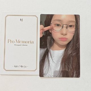 アイズワン(IZ*ONE)のB１枚　トレカ　写真集　IZ*ONE　ミンジュ　Pro Memoria(その他)