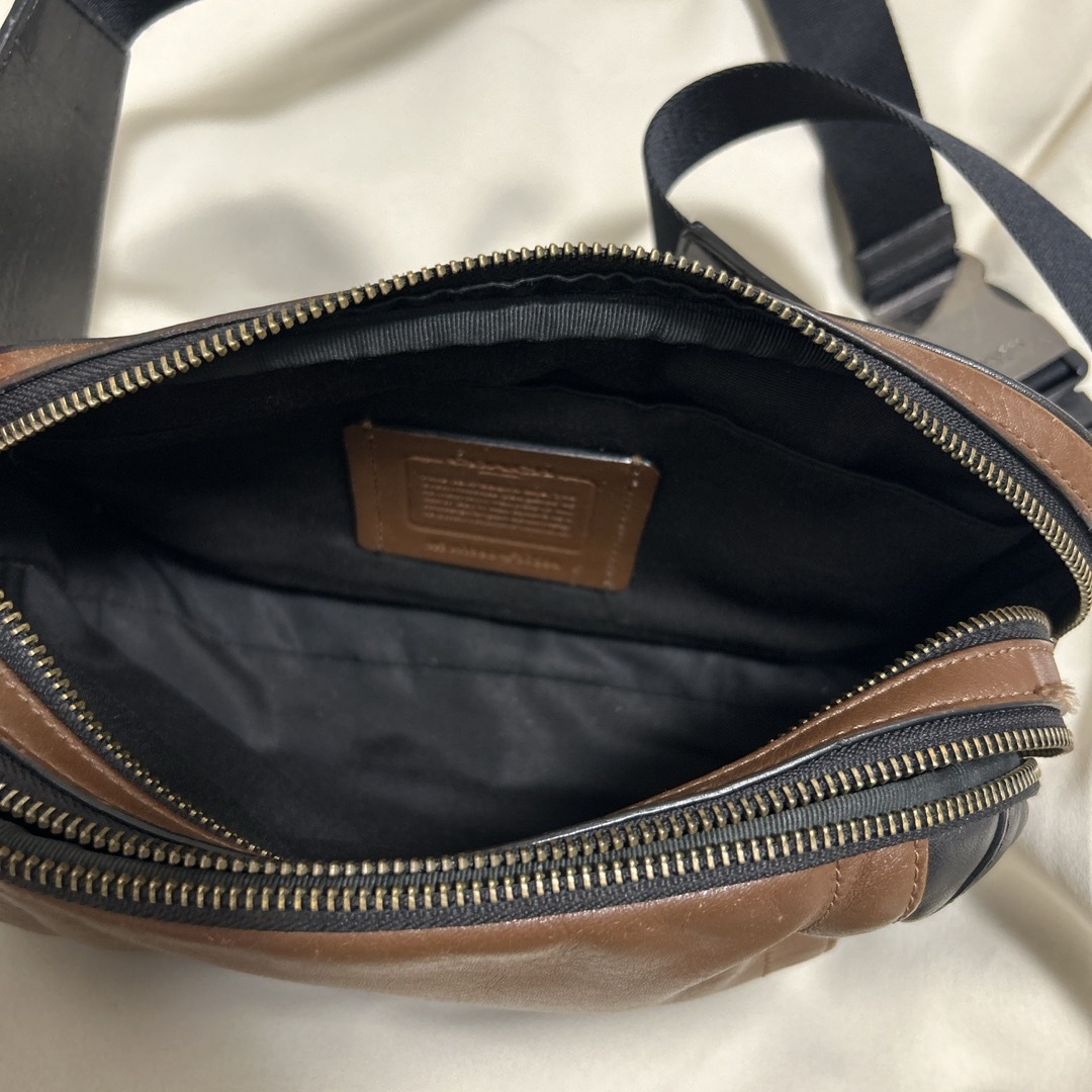 COACH(コーチ)のます様専用 コーチ ダブルジップ ボディバッグ  メンズのバッグ(ボディーバッグ)の商品写真