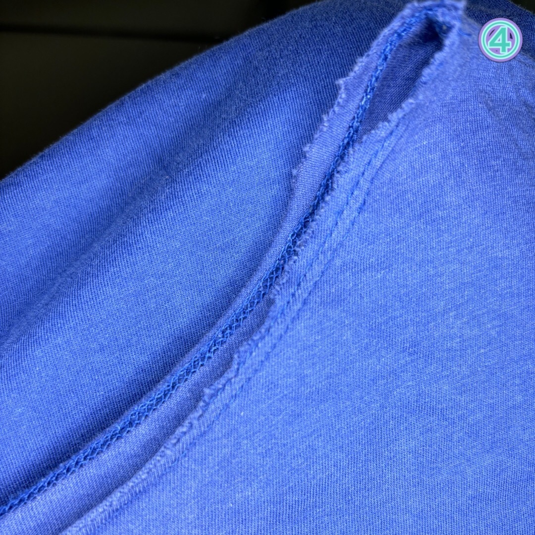 DIESEL(ディーゼル)の最終値下げ　レディース　Tシャツ　七分袖　青 ディーゼル レディースのトップス(Tシャツ(長袖/七分))の商品写真