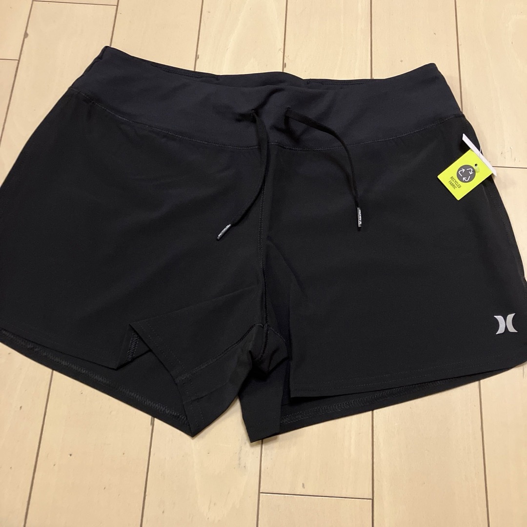 Hurley(ハーレー)のハーレー　Hurley 水着　レディース水着　サーフショーツ黒　ショートパンツ レディースの水着/浴衣(水着)の商品写真