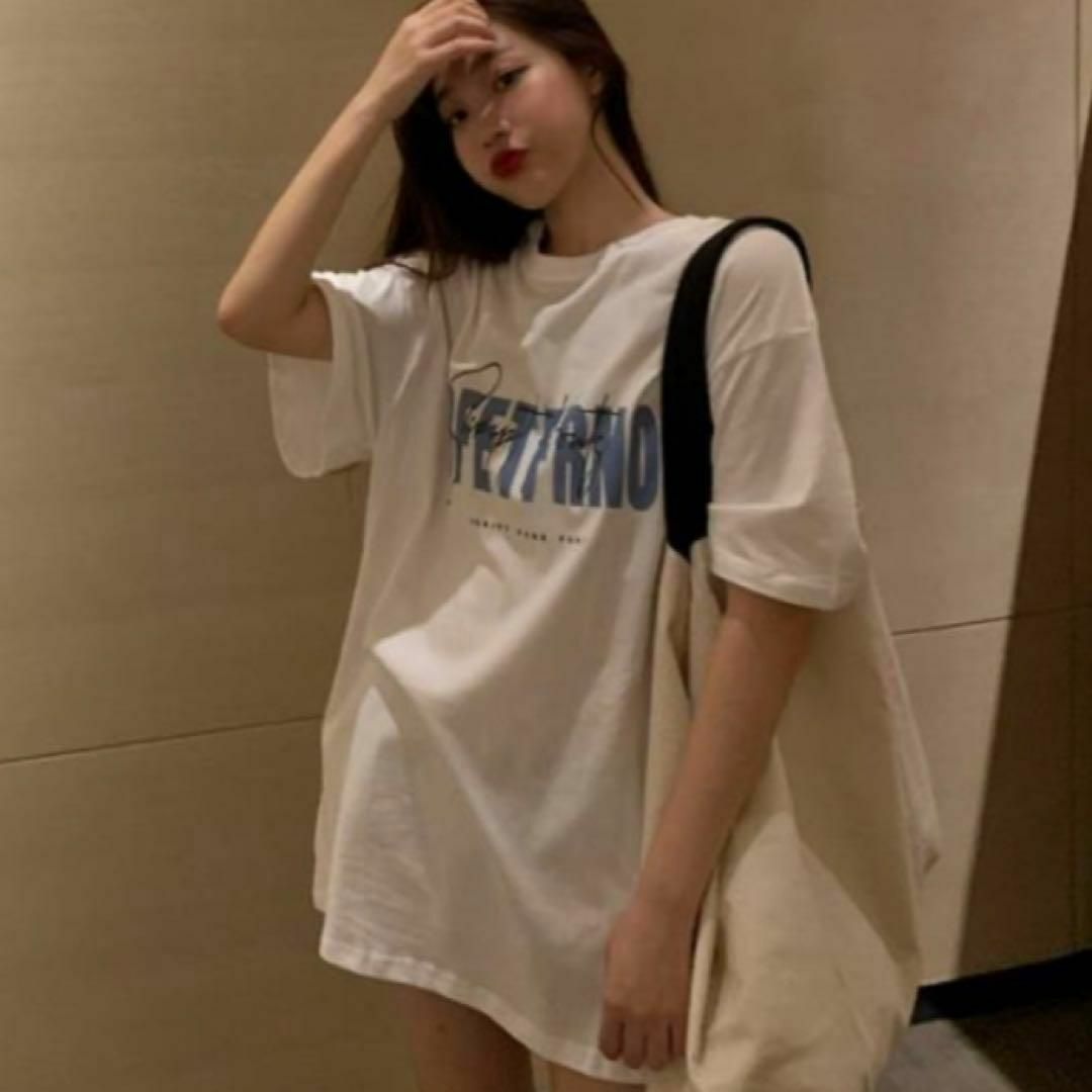 韓国風 ロゴ on ロゴTシャツ 白 L ユニセックス レディースのトップス(Tシャツ(半袖/袖なし))の商品写真