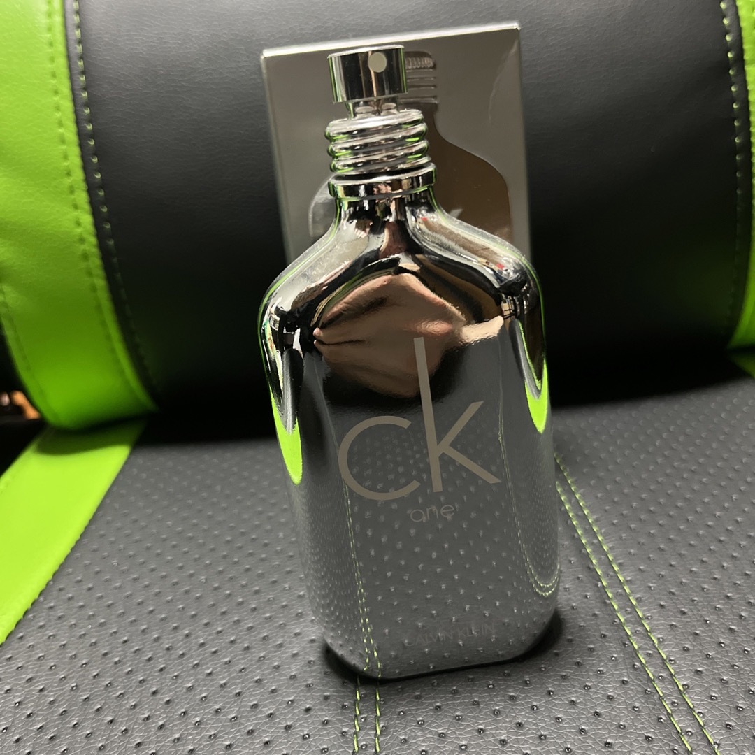 Calvin Klein(カルバンクライン)のckone platinumedition  100ml カルバンクライン　香水 コスメ/美容の香水(ユニセックス)の商品写真