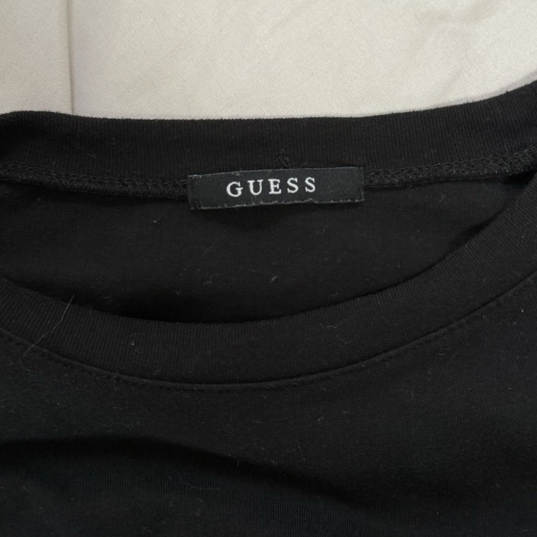 GUESS(ゲス)のGUESS   ロゴプリントトップス　Tシャツ　半袖 レディースのトップス(Tシャツ(半袖/袖なし))の商品写真