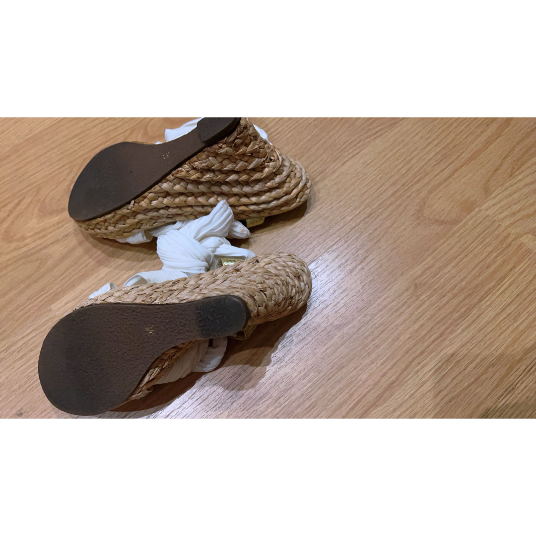 浜崎あゆみ着用　白リボン　サンダル　Mサイズ レディースの靴/シューズ(サンダル)の商品写真