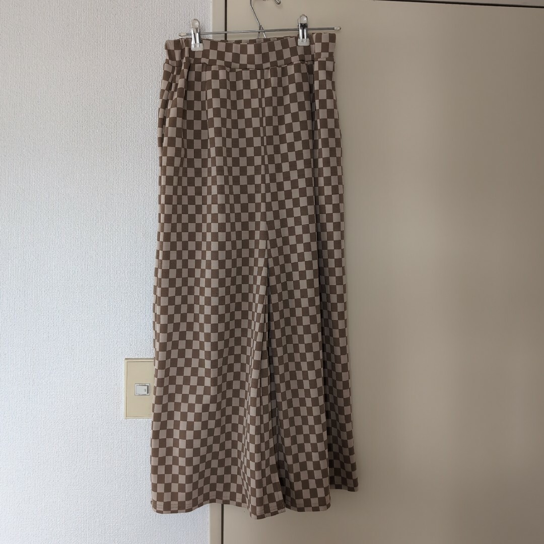 DouDou(ドゥドゥ)のDouDou ブロックチェックスカート　新品未使用　ベージュ レディースのスカート(ロングスカート)の商品写真