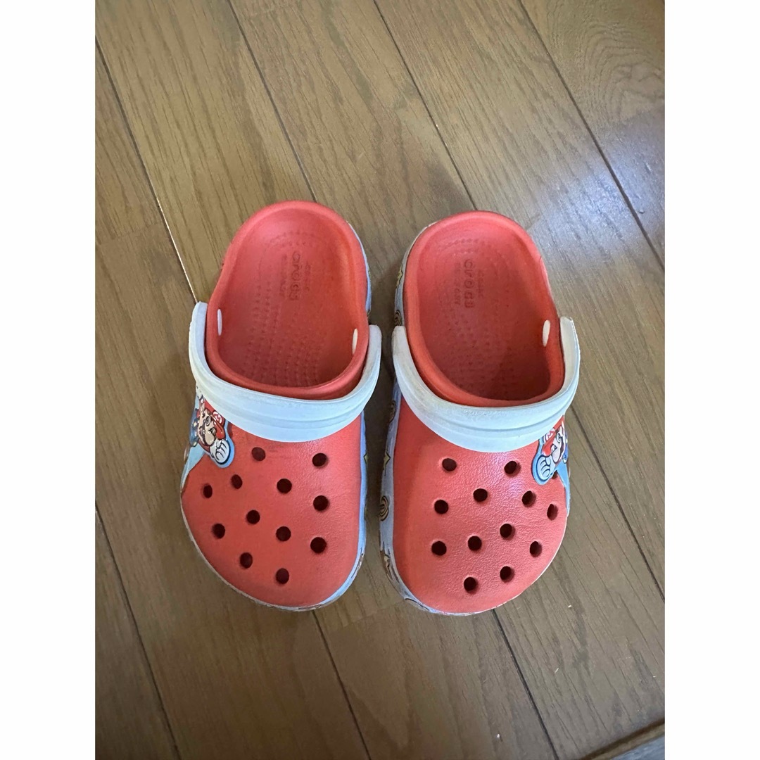 crocs(クロックス)のクロックス　スーパーマリオ　16.5cm キッズ/ベビー/マタニティのキッズ靴/シューズ(15cm~)(サンダル)の商品写真