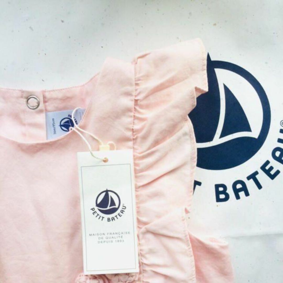 PETIT BATEAU(プチバトー)の新品未使用　プチバトー 36m サテンブルマ付ワンピース キッズ/ベビー/マタニティのベビー服(~85cm)(ワンピース)の商品写真