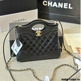 シャネル(CHANEL)のシャネルのハンドバッグノベルティブラック(ロングワンピース/マキシワンピース)