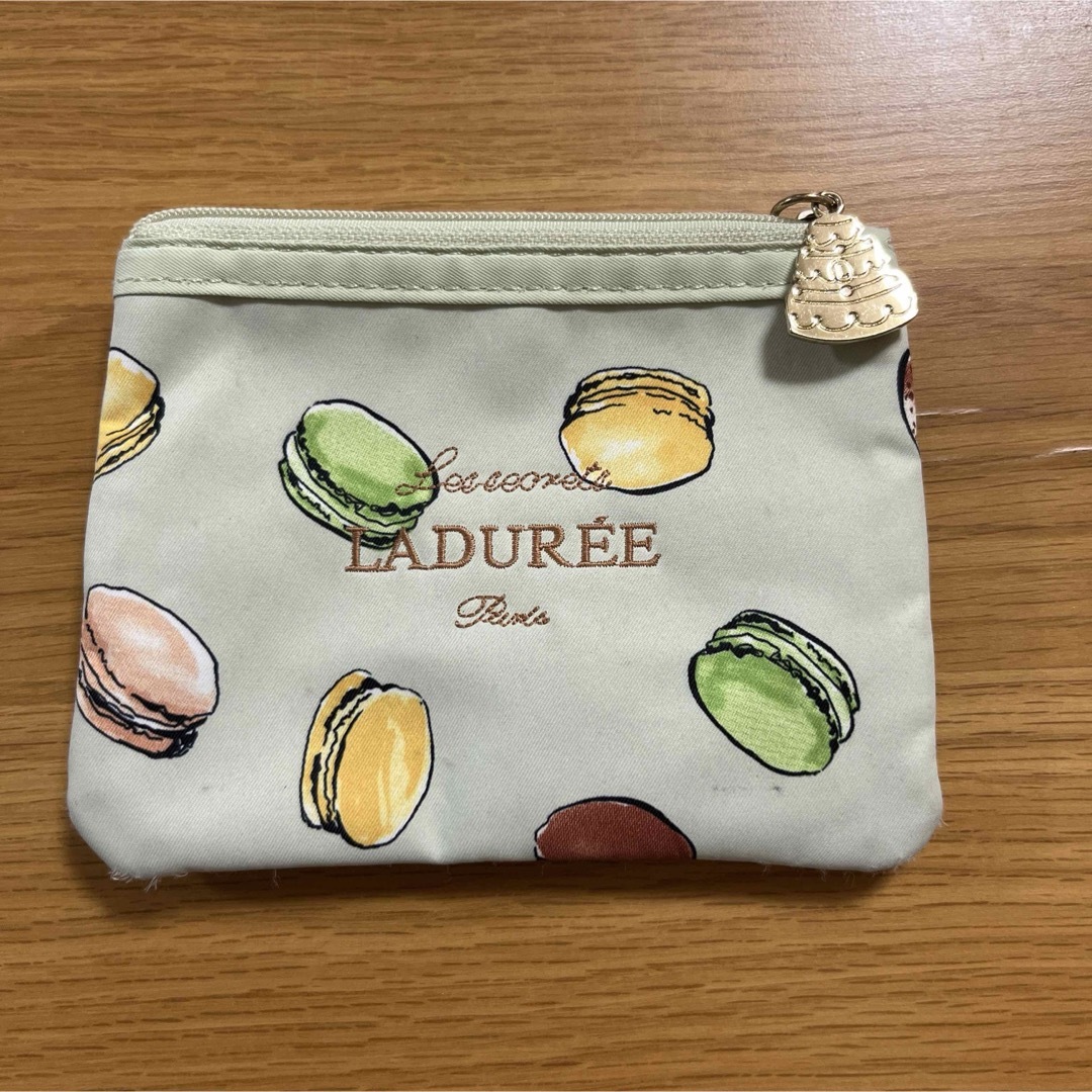 LADUREE(ラデュレ)のラデュレ ポーチ ティッシュケース ティッシュポーチ グリーン 緑 レディースのファッション小物(ポーチ)の商品写真