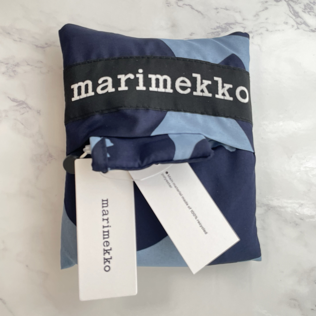 marimekko(マリメッコ)の☆marimekko☆Unikko スマートバッグ☆ダークネイビー×ライトブルー レディースのバッグ(エコバッグ)の商品写真