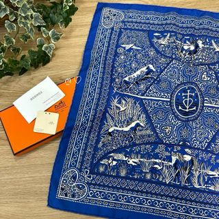 エルメス(Hermes)のHERMESエルメス  カレ55　空と海の間　バンダナ柄　シルクスカーフ　ハート(バンダナ/スカーフ)