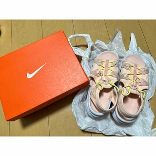 ナイキ(NIKE)のエアマックスココ(サンダル)