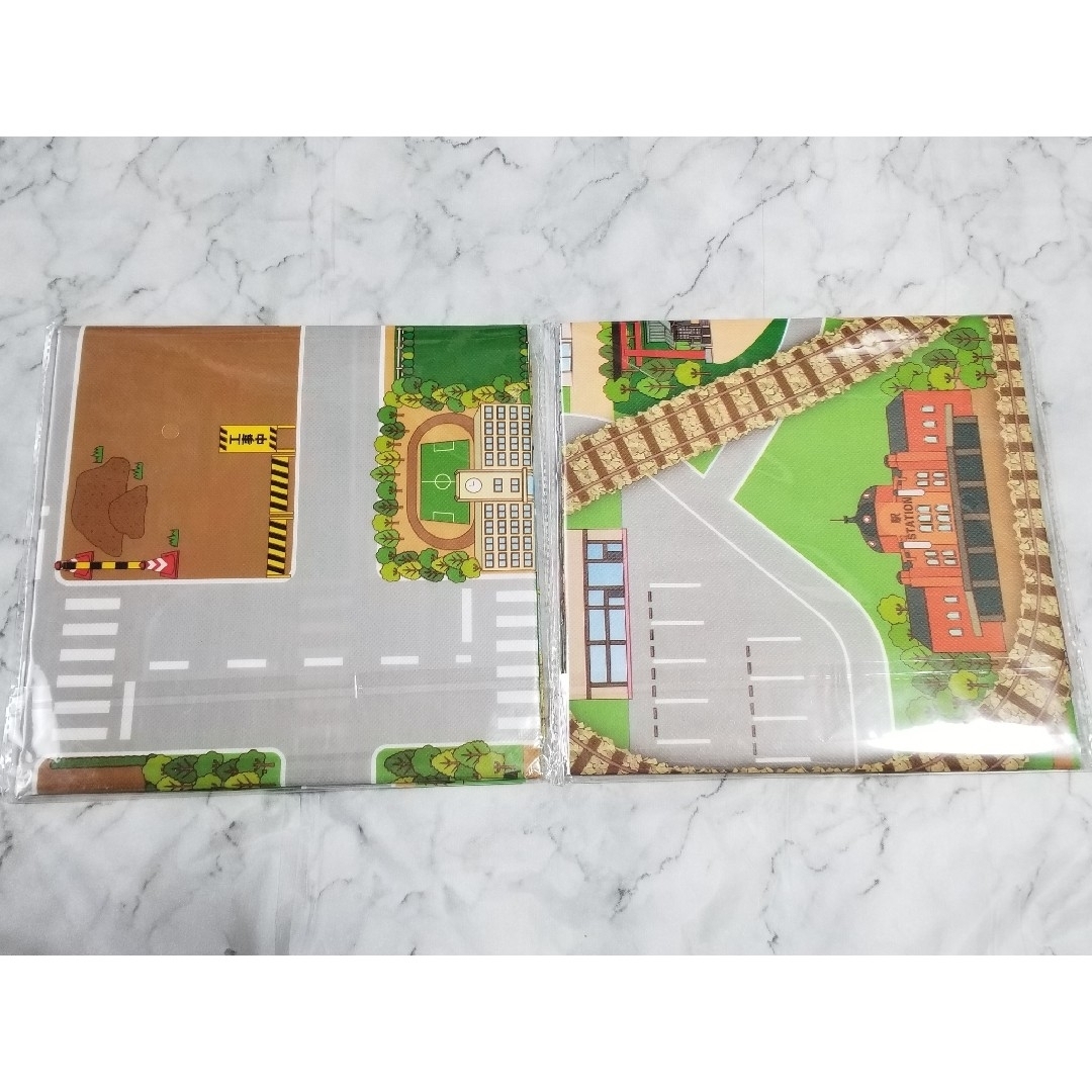 MY TOWN　レイルウェイマット　ロードマット　70×70cm　線路　道路 エンタメ/ホビーのおもちゃ/ぬいぐるみ(その他)の商品写真