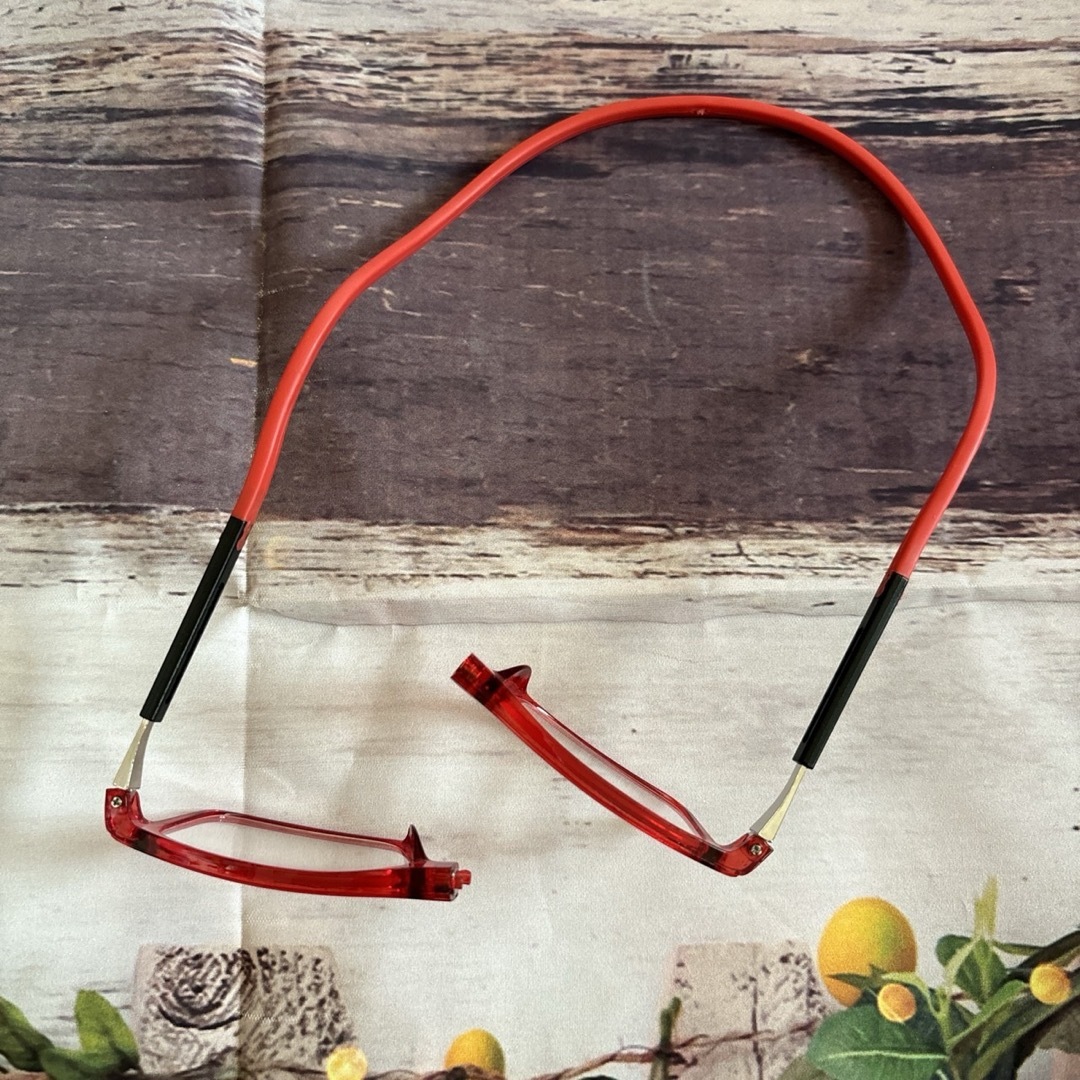 老眼鏡 シニアグラス 置き忘れ無し 磁石着脱 形状記憶ロープ式 赤 +3.5 レディースのファッション小物(サングラス/メガネ)の商品写真