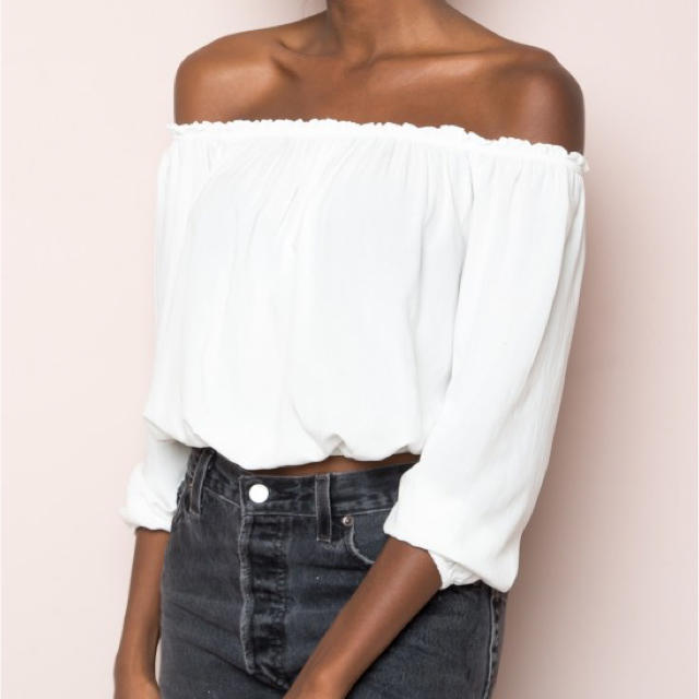 Brandy Melville(ブランディーメルビル)のオフショルダー トップス レディースのトップス(Tシャツ(長袖/七分))の商品写真