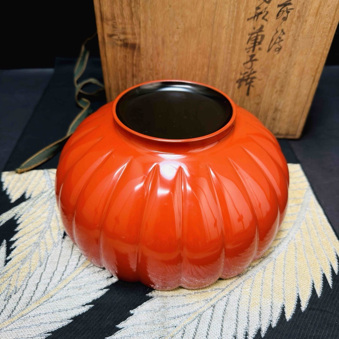 木製　漆器　鶴蒔絵菊形菓子鉢　1客　共箱 エンタメ/ホビーの美術品/アンティーク(漆芸)の商品写真