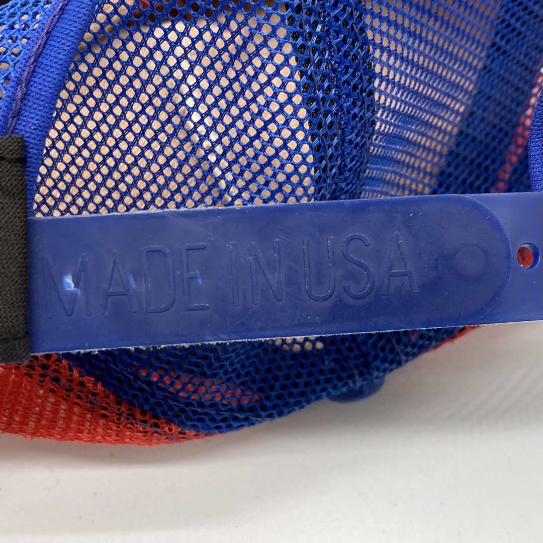 VINTAGE(ヴィンテージ)の80s　ヴィンテージ　ニューエラ　サイン入　USA製刺繍ロゴ　トラッカーキャップ メンズの帽子(キャップ)の商品写真