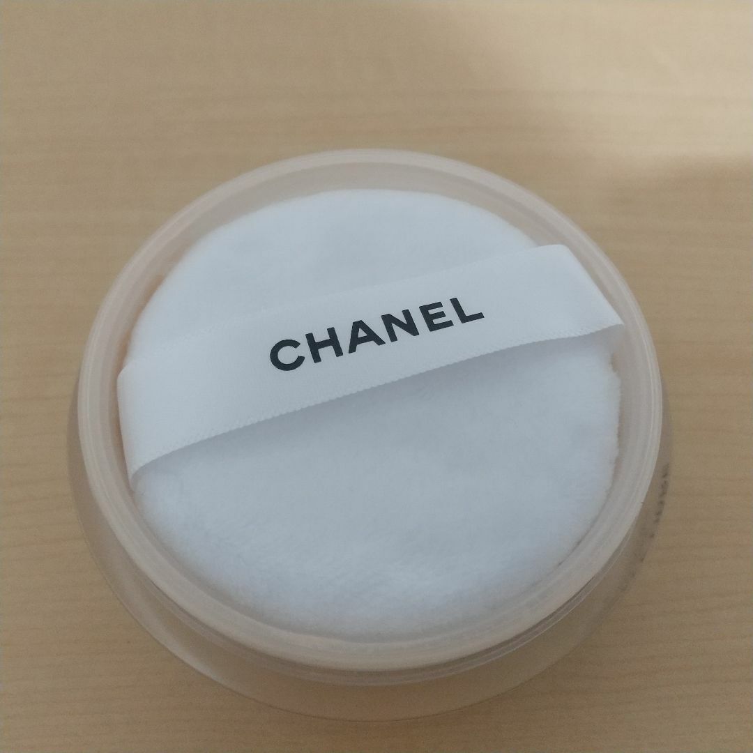 CHANEL(シャネル)のシャネル プードゥル ユニヴェルセル リーブル  20 フェイスパウダー コスメ/美容のベースメイク/化粧品(フェイスパウダー)の商品写真