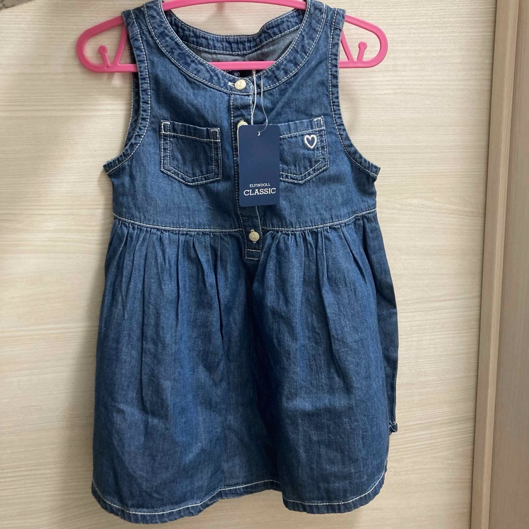 新品未使用　タグつき　ハート　デニム　ワンピース　夏服　袖なし　90 ブルー　 キッズ/ベビー/マタニティのキッズ服女の子用(90cm~)(ワンピース)の商品写真