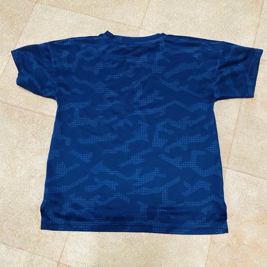 UNDER ARMOUR(アンダーアーマー)のアンダーアーマー Tシャツ 半袖 ネイビー YMD 140㎝  キッズ/ベビー/マタニティのキッズ服男の子用(90cm~)(Tシャツ/カットソー)の商品写真