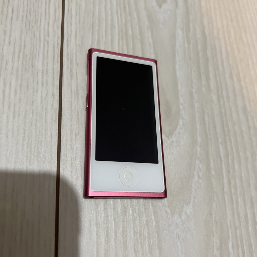 Apple(アップル)のiPod nano 16GB 第7世代 ピンク　Apple  スマホ/家電/カメラのオーディオ機器(ポータブルプレーヤー)の商品写真