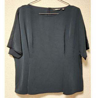 ユニクロ(UNIQLO)のUNIQLO　ペプラム　トップス　サイズM　モスグリーン(Tシャツ/カットソー(半袖/袖なし))