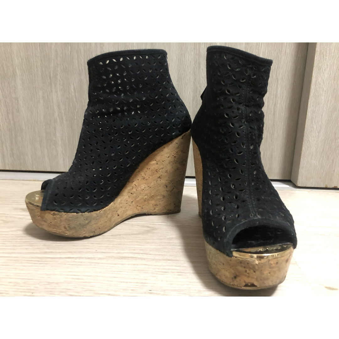 JIMMY CHOO(ジミーチュウ)のJIMMY CHOO ブラック× メッシュウェッジソール サンダル レディースの靴/シューズ(サンダル)の商品写真