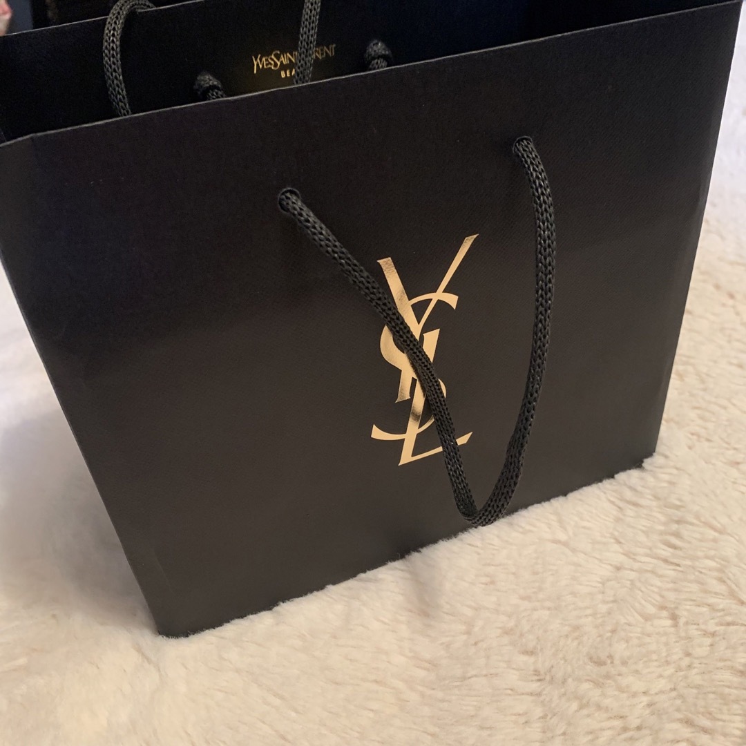 Yves Saint Laurent(イヴサンローラン)のYSL コスメギフトボックス エンタメ/ホビーのトレーディングカード(Box/デッキ/パック)の商品写真