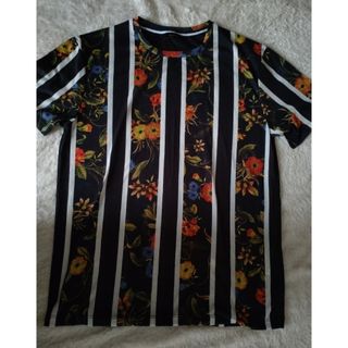 ザラ(ZARA)の【試着のみ未使用】ZARA　ネイビー花柄ストライプ　半袖　濃NAVY(Tシャツ/カットソー(半袖/袖なし))